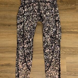 Lululemon Athletica Black and Pink Leggings with Stretchy Fit